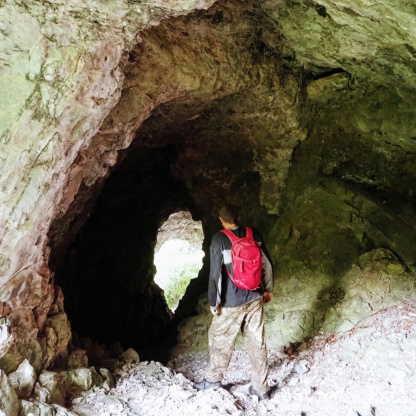 Сквозная пещера и арка